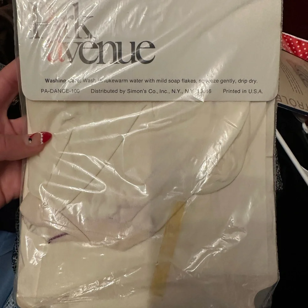 NWT Vintage 70’s/80’s Park Avenue White Stirrup Style Hosiery Size Medium